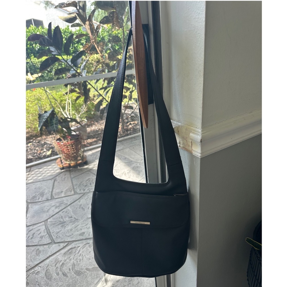 Liz Claiborne Black Pebbled Faux Leather Shoulder Bag Magnetic Flap Pocket
